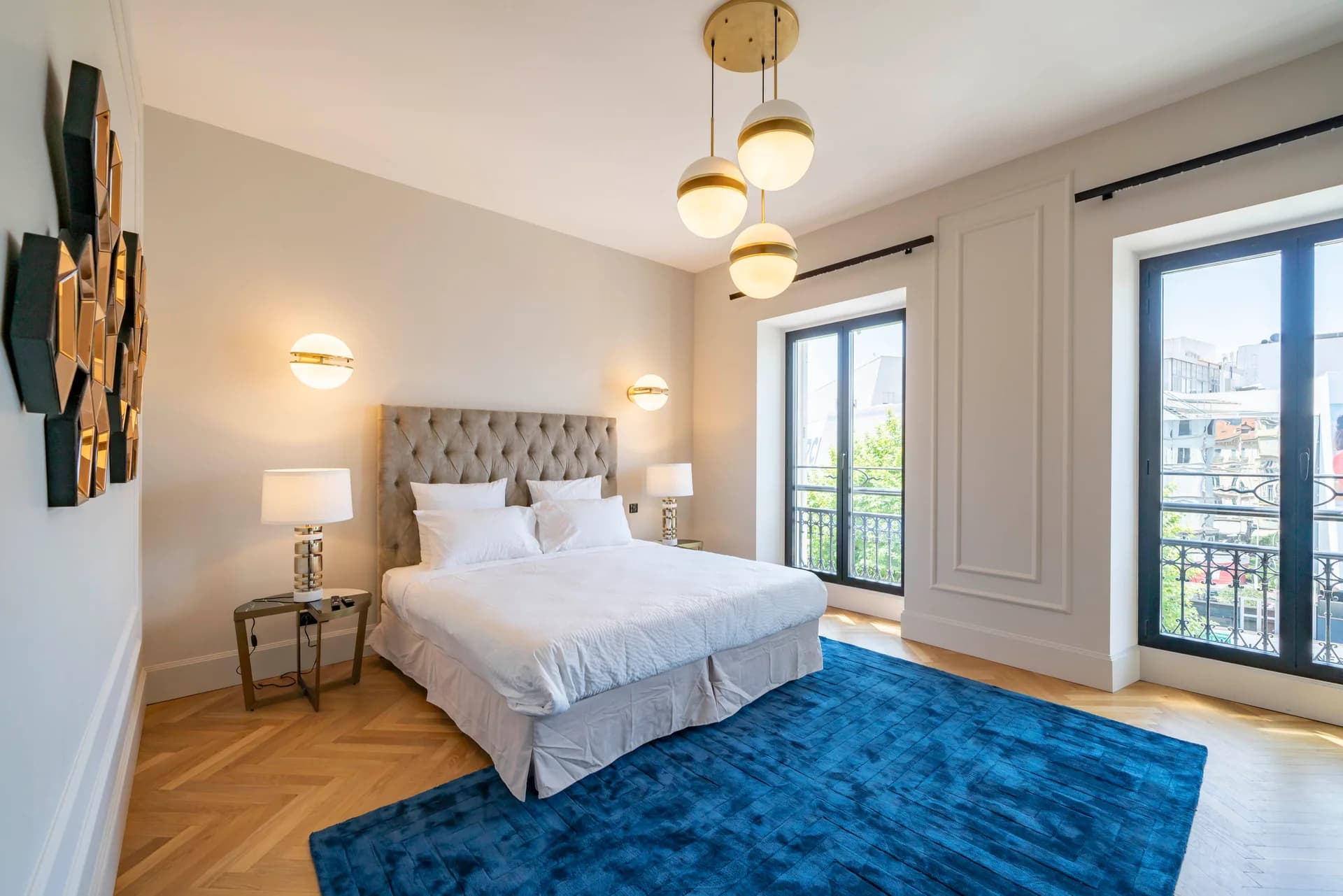 Suite avec accès balcon sur le boulevard