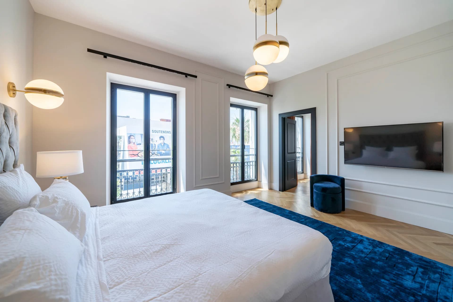 Chambre en suite, deux balcons sur la Croisette