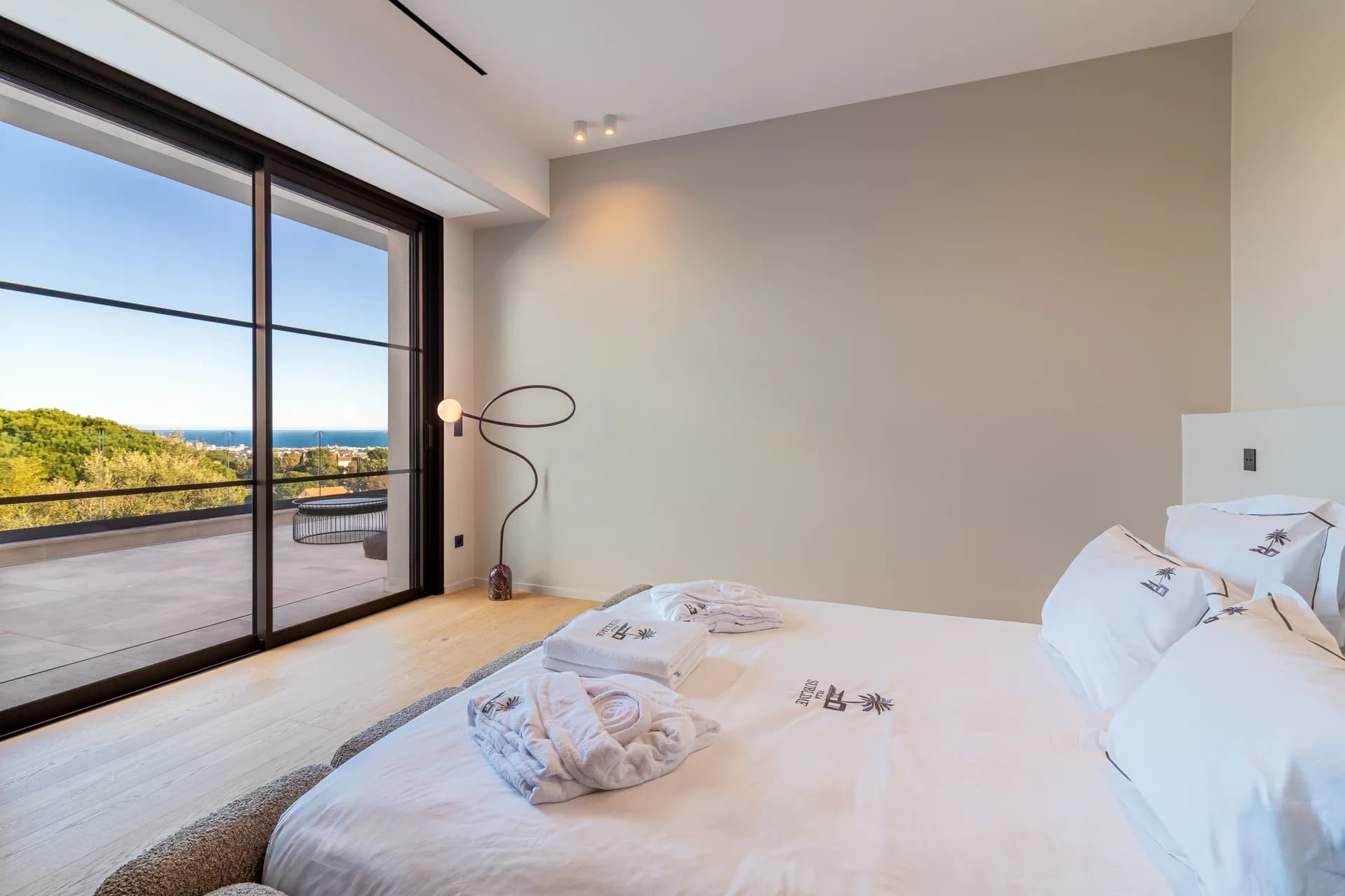 Chambre en suite avec salle d’eau ouverte